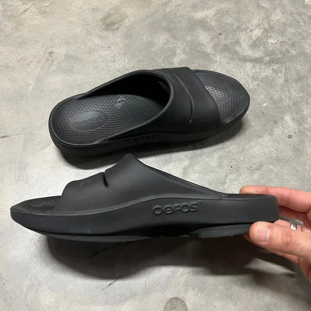 Oofos OOahh Slide Sandals Black Recovery Footwear M7 W9 EU 40